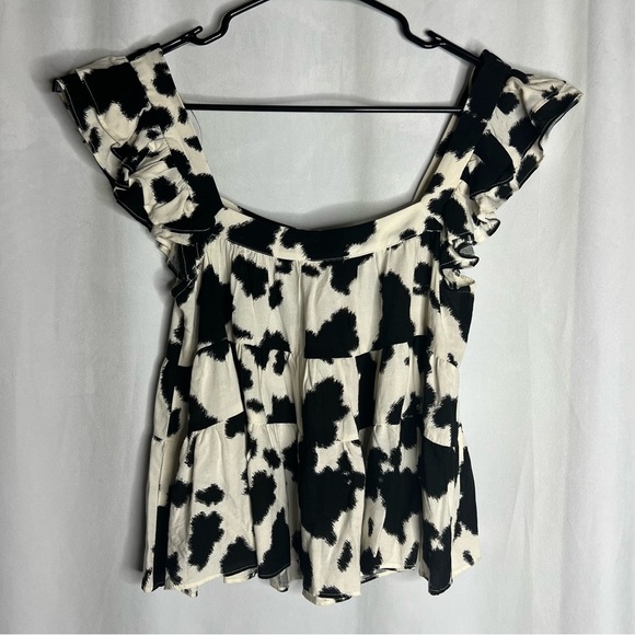 NWT Francesca’s Lilian Cow-print Blouse Size Small Black &White short sleeve Top - Picture 7 of 11
